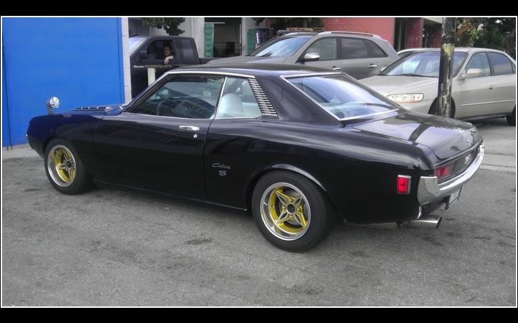 Classic coupe: Complete-car view