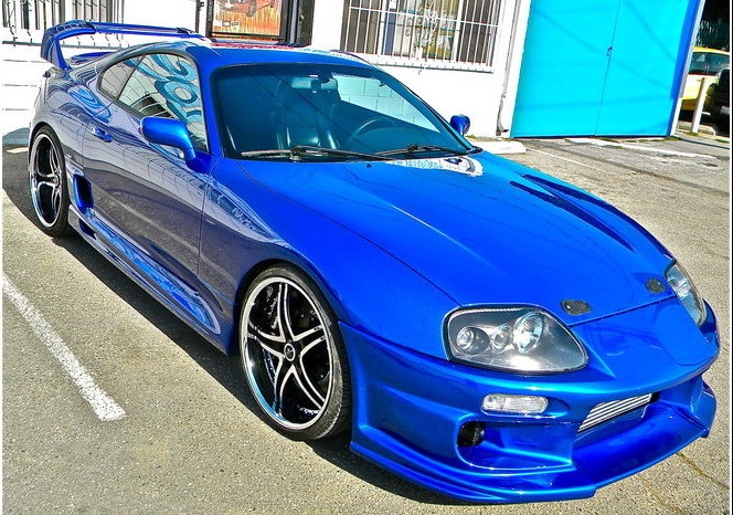 Blue Supra: Complete-car view